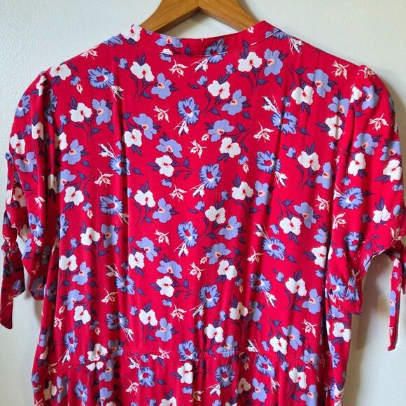 EUC EXPRESS RED FLORAL V NECK BUTTONED SHORT DRESS SIZE LARGE - Picture 6 of 16